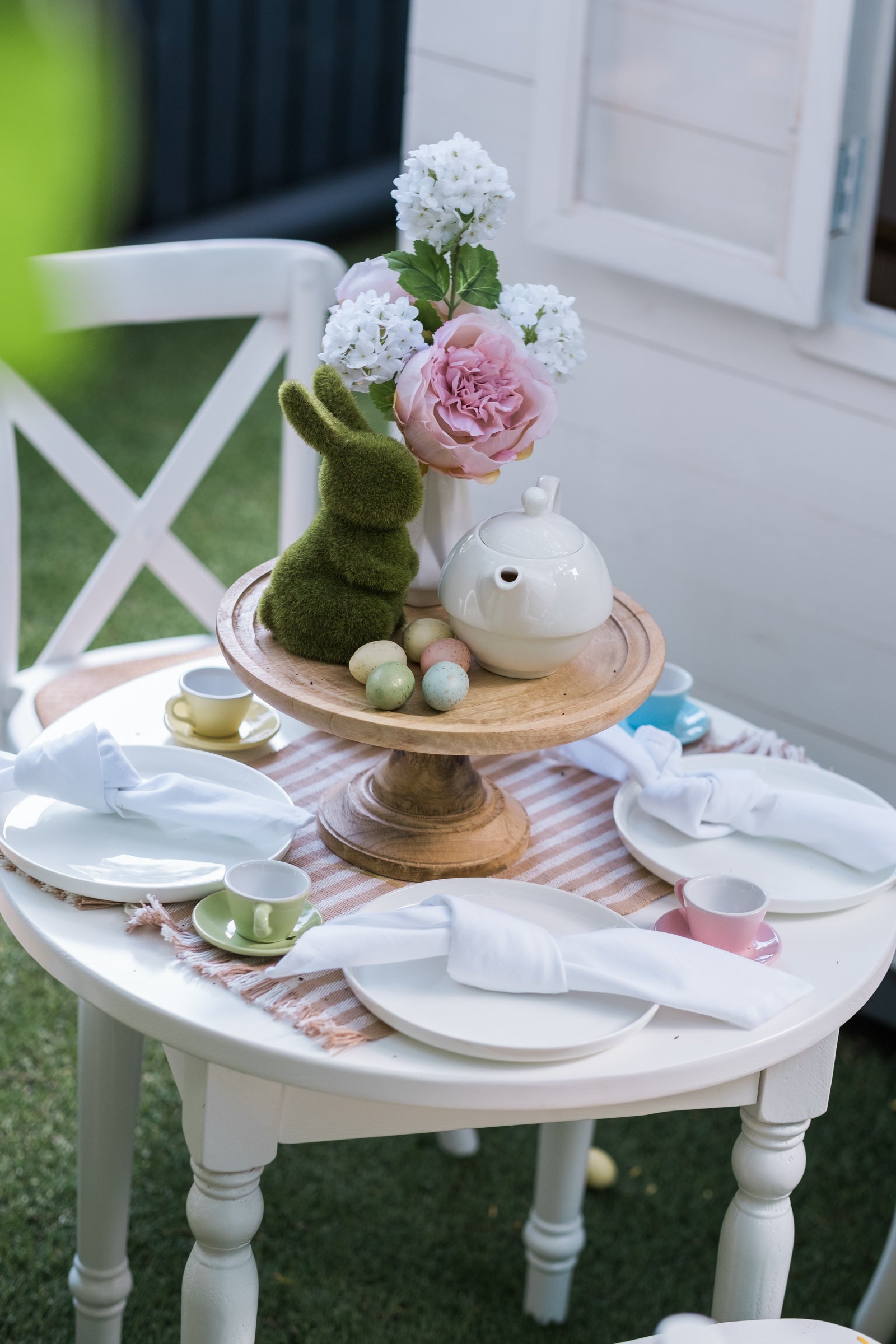 Round Dining Table